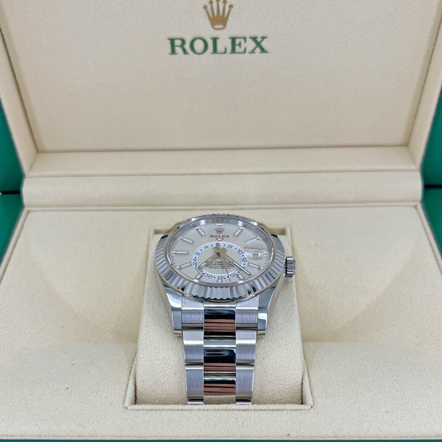 Rolex Sky-Dweller 42mm, Oystersteel and 18k White Gold, White dial, Oyster, Ref# 326934-0001, Side