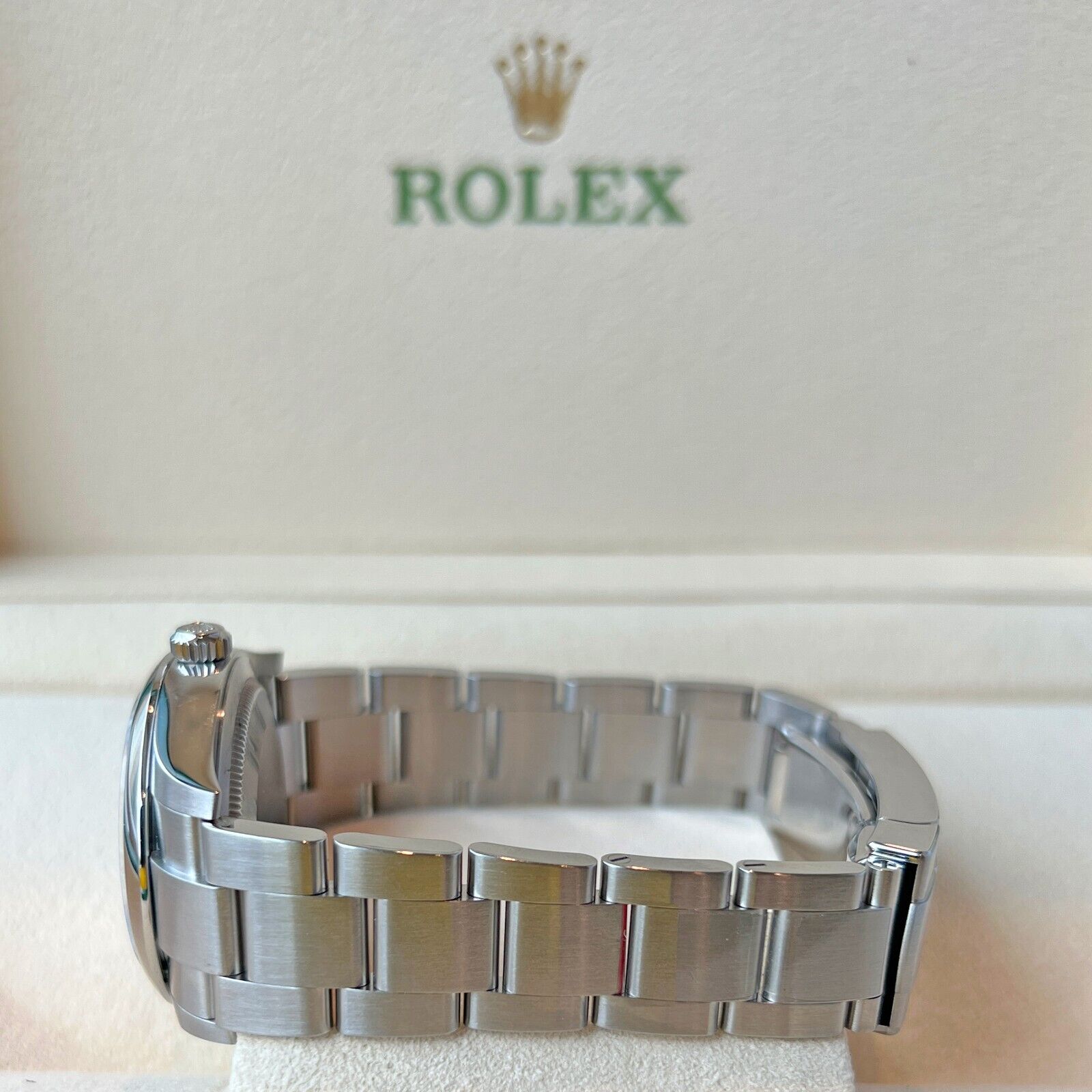 Rolex, Oyster Perpetual Ladies, Pink Dial, 34mm, Oystersteel, Ref# 124200-0004, Bracelet 1