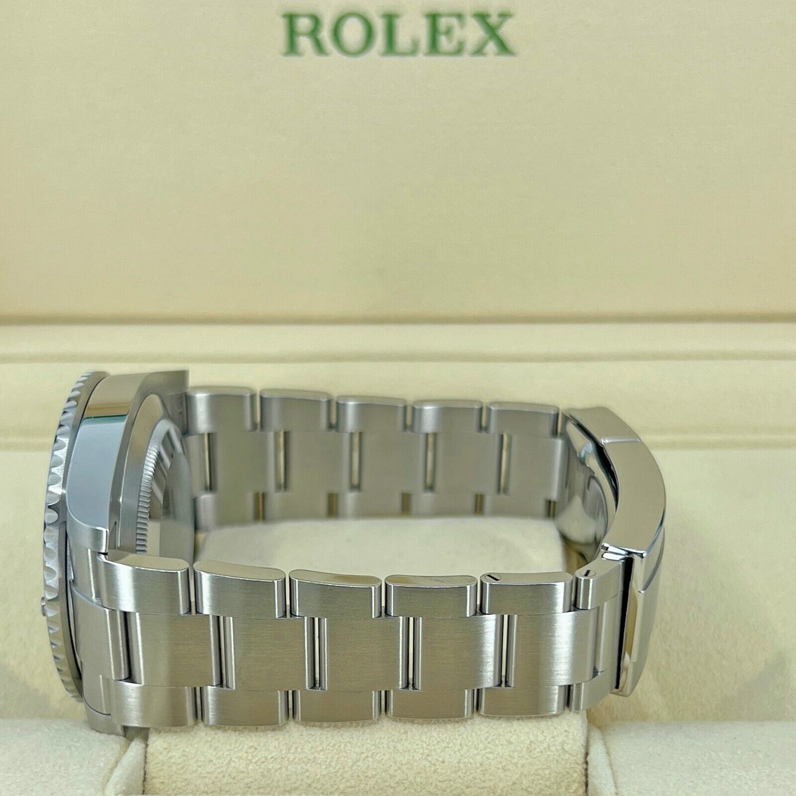 Unworn Rolex Submariner 41mm KERMIT STARBUCKS 126610LV, Complete, 2023, Bracelet
