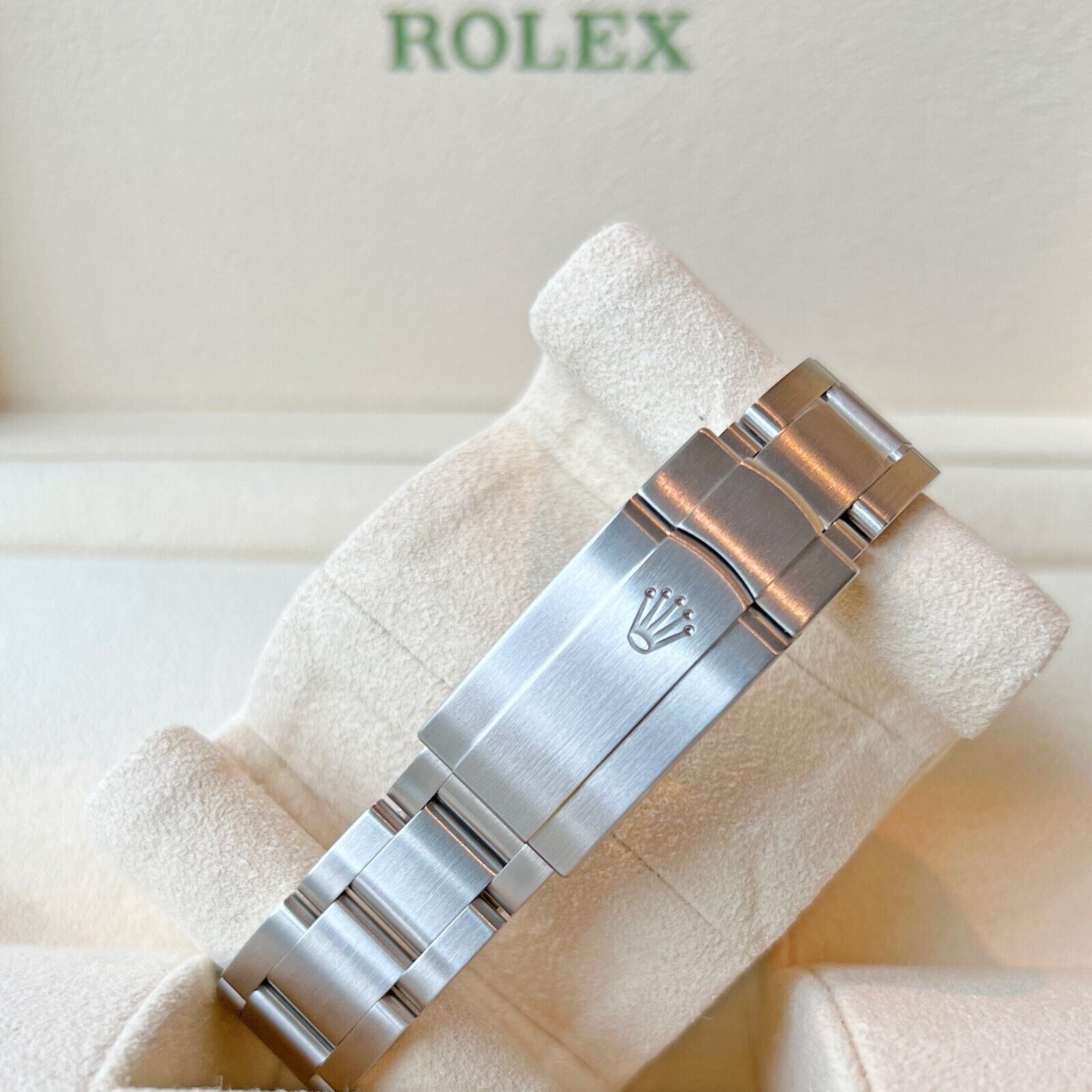 Rolex, Oyster Perpetual Ladies, Pink Dial, 34mm, Oystersteel, Ref# 124200-0004, Clasp