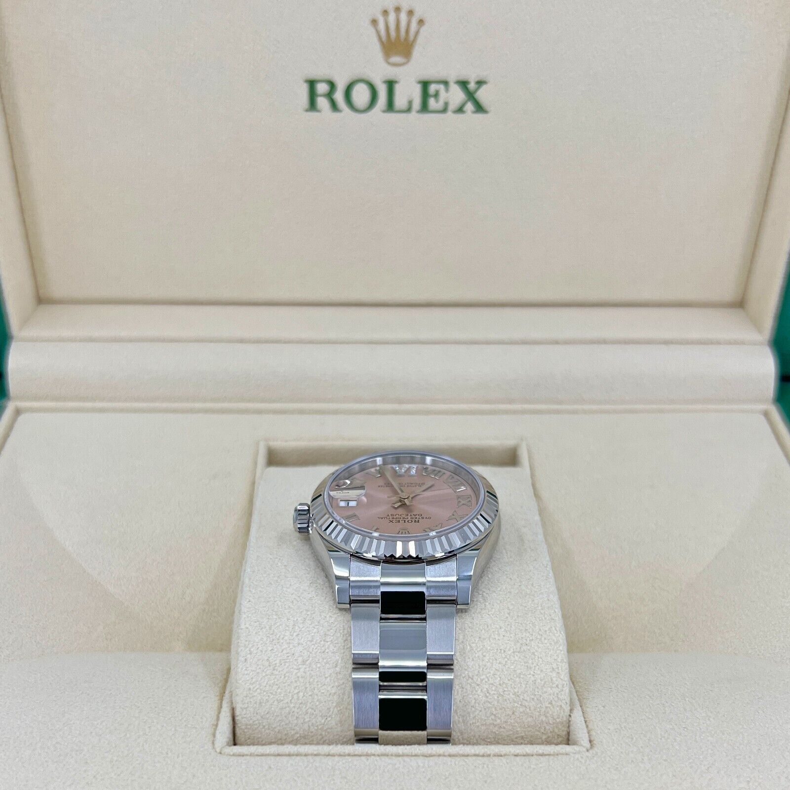 Rolex Datejust 31, Oystersteel and 18k White Gold with Diamonds, Pink Roman dial, 31mm, Fluted, Oyster, Ref# 278274-0023, Side