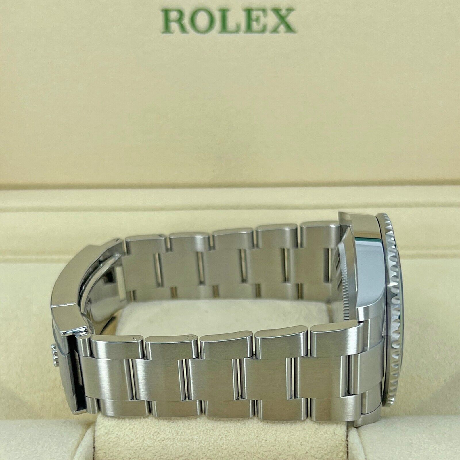 Unworn Rolex Submariner 41mm KERMIT STARBUCKS 126610LV, Complete, 2023, Bracelet 1