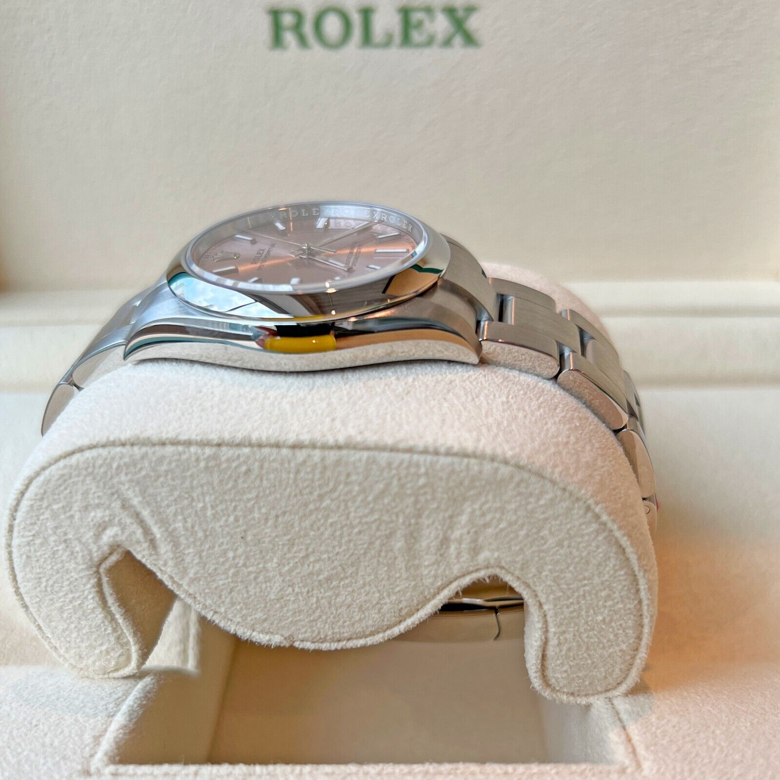 Rolex, Oyster Perpetual Ladies, Pink Dial, 34mm, Oystersteel, Ref# 124200-0004, Left