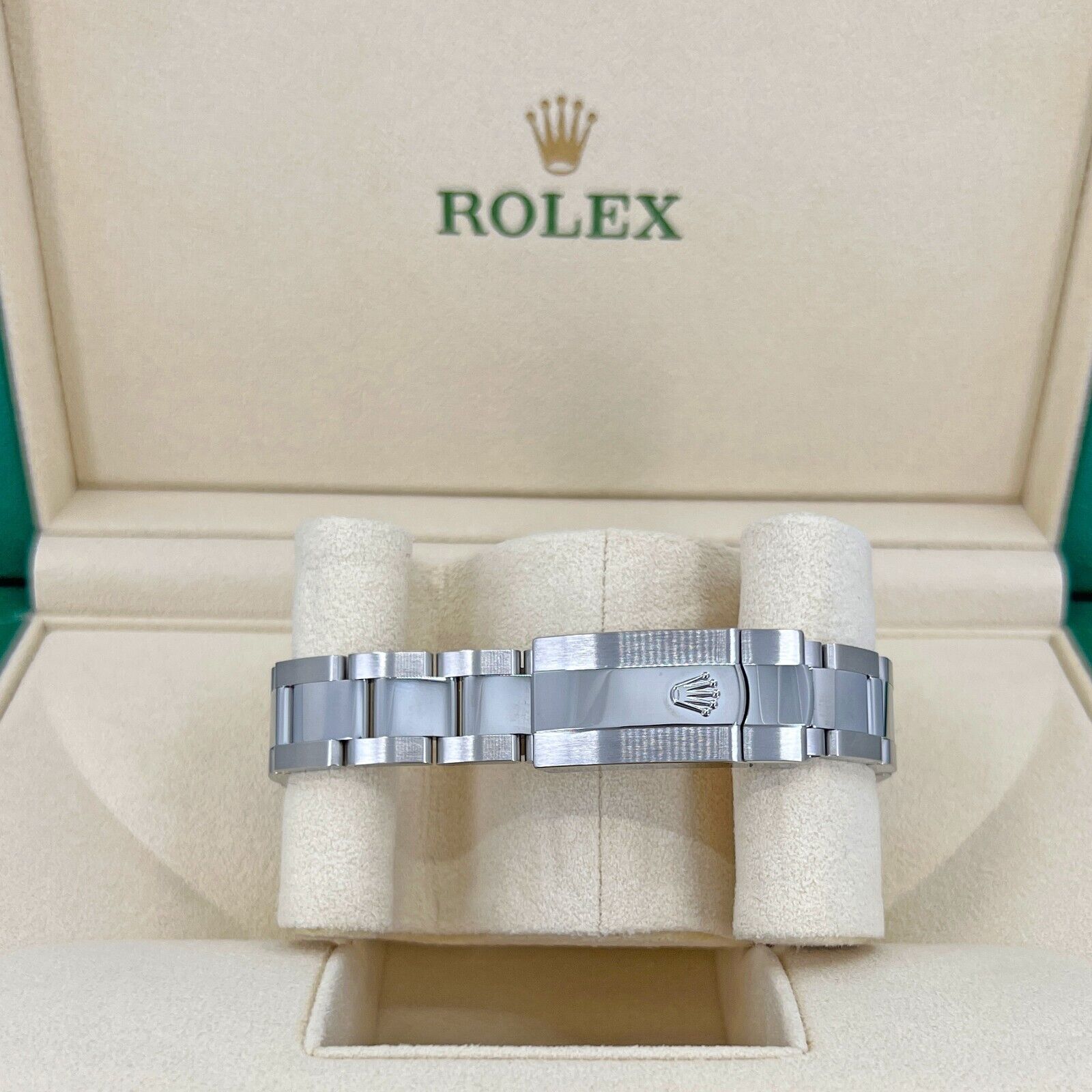 Rolex Datejust 31, Oystersteel and 18k White Gold with Diamonds, Pink Roman dial, 31mm, Fluted, Oyster, Ref# 278274-0023, Clasp 1
