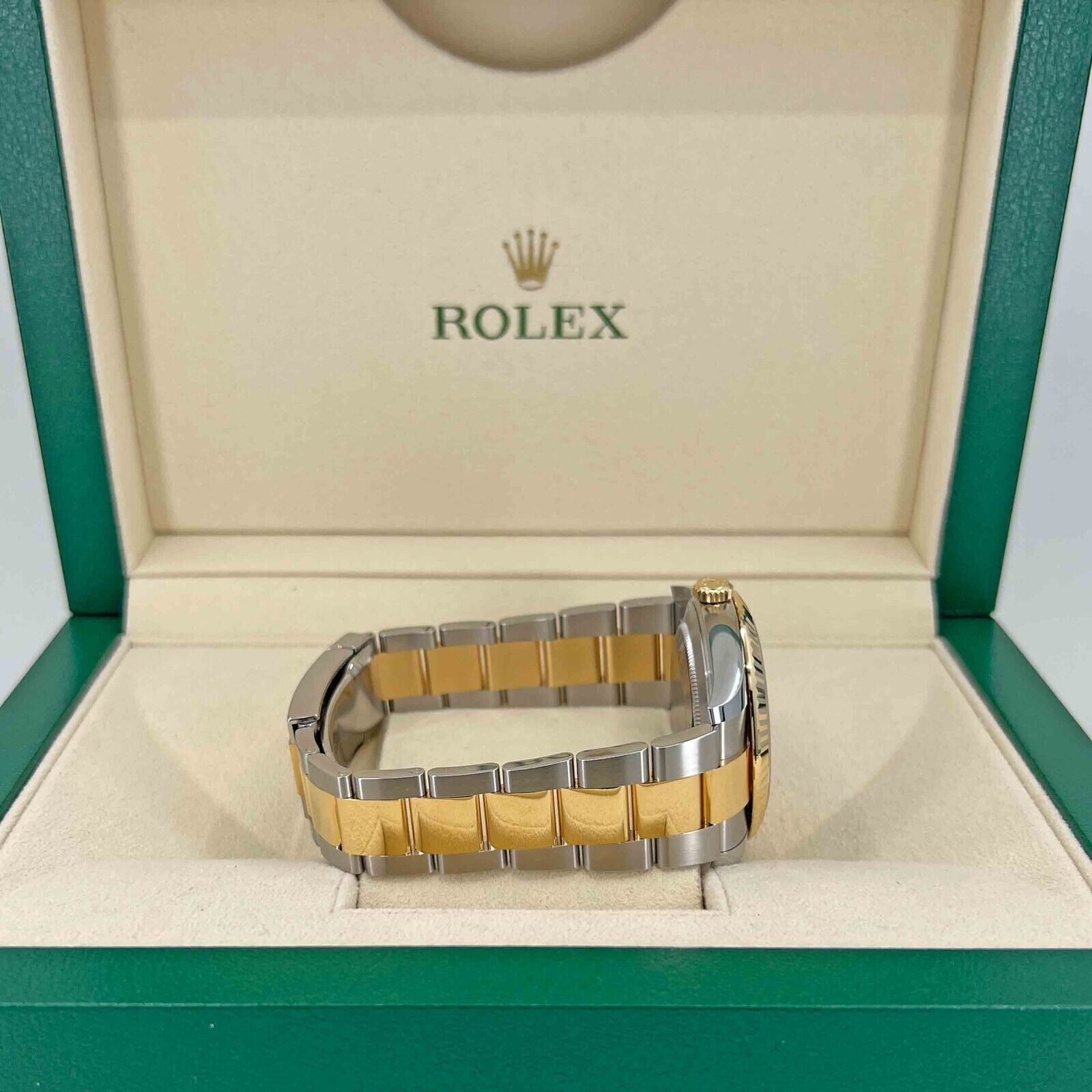 Rolex Datejust, 41mm, Wimbledon, 18k Yellow Gold and Stainless Steel, Oyster, Fluted, 126333-0019, Bracelet 1