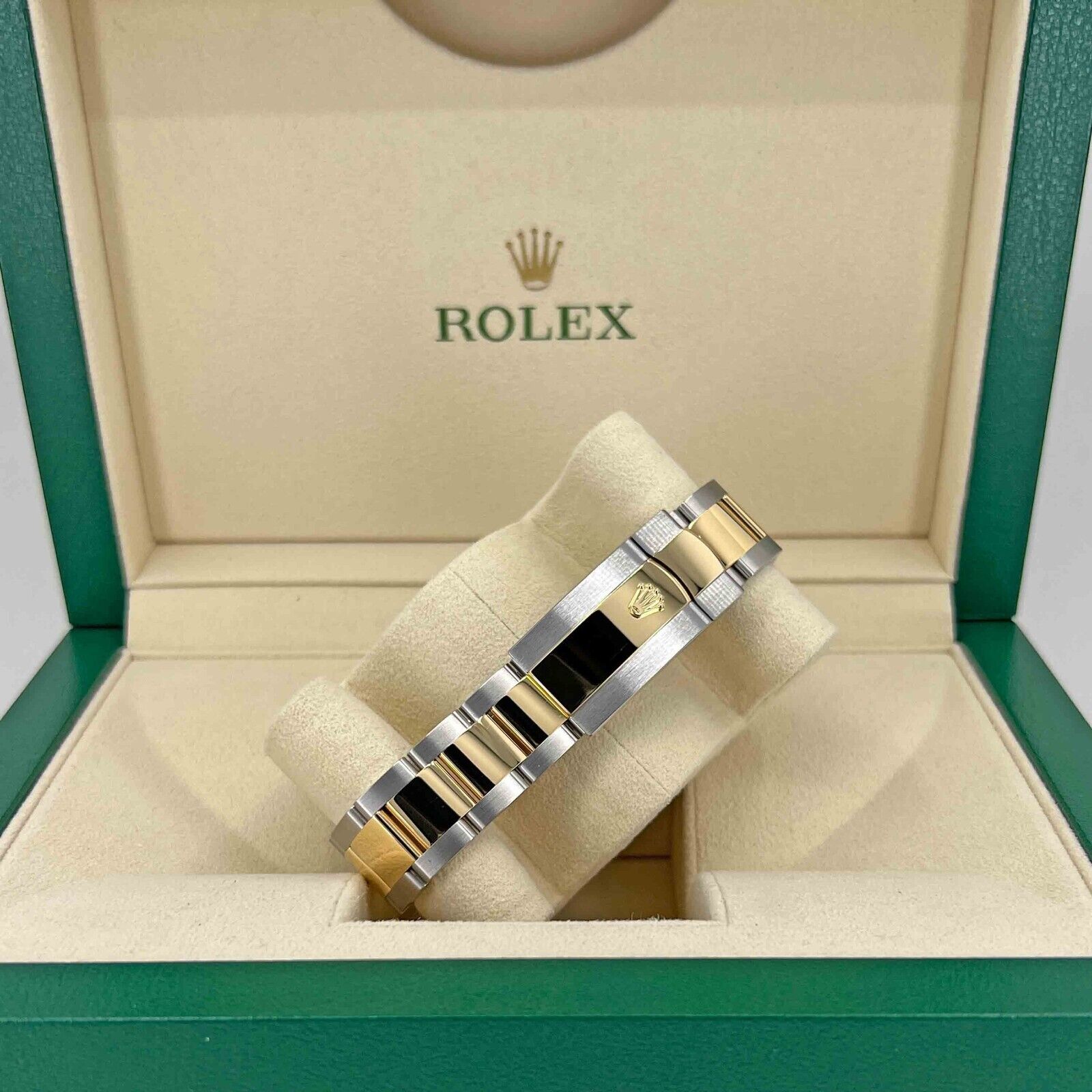Rolex Datejust, 41mm, Wimbledon, 18k Yellow Gold and Stainless Steel, Oyster, Fluted, 126333-0019, Clasp