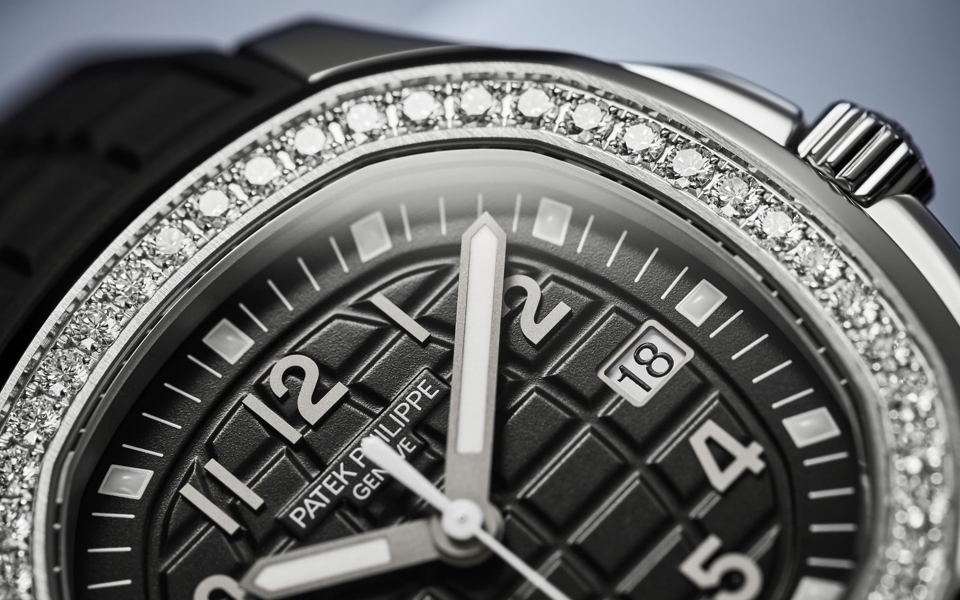 Patek Philippe Aquanaut Luce, Stainless Steel, 38,8mm, Ref# 5267/200A-001, Markers