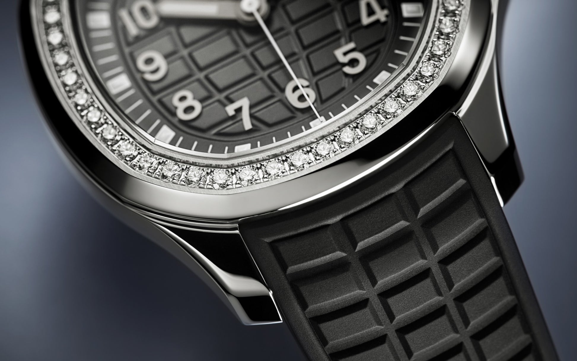 Patek Philippe Aquanaut Luce, Stainless Steel, 38,8mm, Ref# 5267/200A-001, Bezel