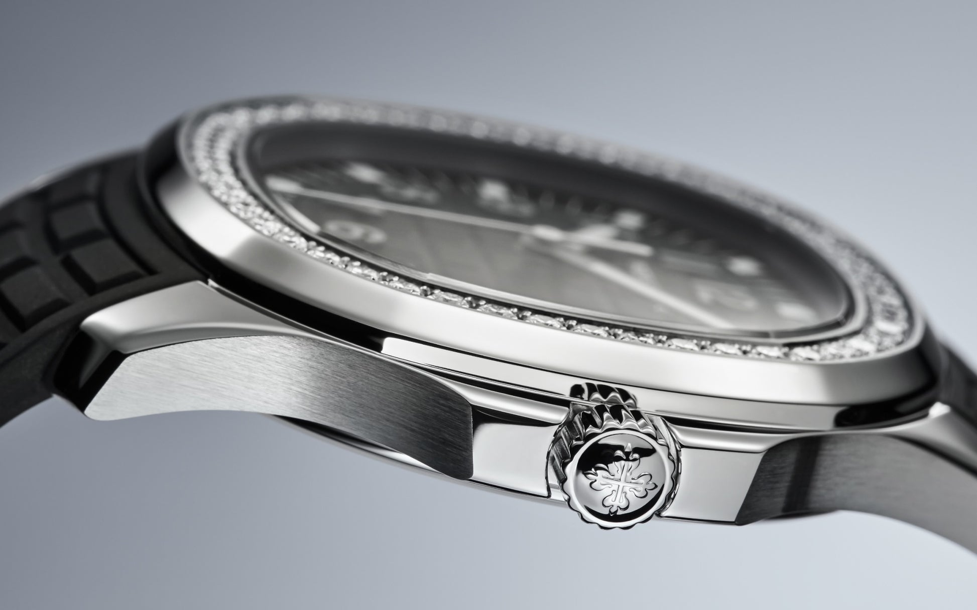 Patek Philippe Aquanaut Luce, Stainless Steel, 38,8mm, Ref# 5267/200A-001, Lugs
