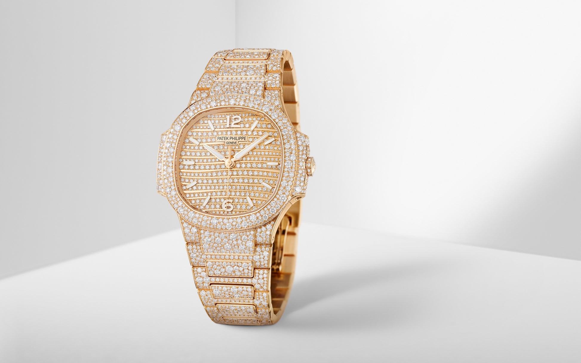 Patek Philippe Nautilus Haute Joaillerie Ladies Automatic Watch, 18K Rose Gold and Diamonds, 35,2mm, Ref# 7118/1450R-001, Main view