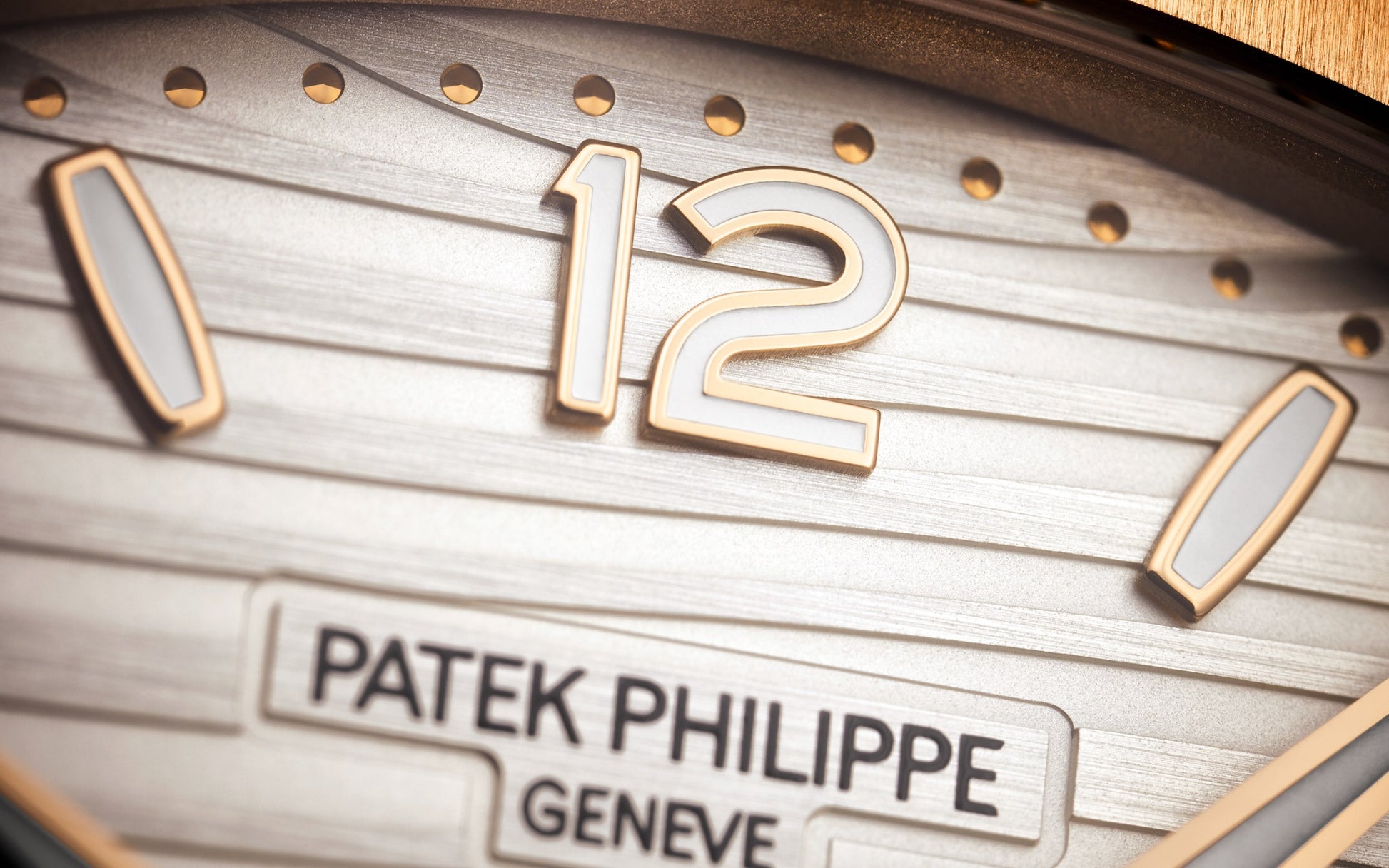 Patek Philippe Nautilus Ladies Watch, 18k Rose Gold, 35,2mm, Ref# 7118/1R-001, Markers