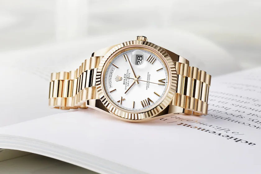 Side Rolex Day-Date 40 Yellow gold Ref# 228238-0042